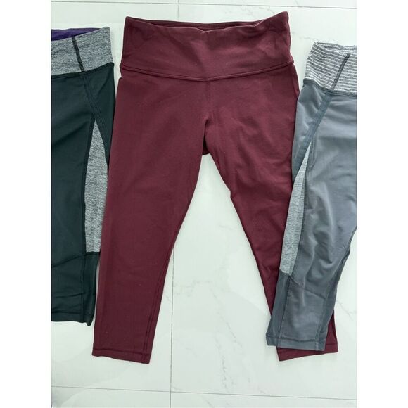 Lot / Set of 3 Lululemon Crops Size 4, Wunder Under Version 1 & Lycra - Picture 4 of 5